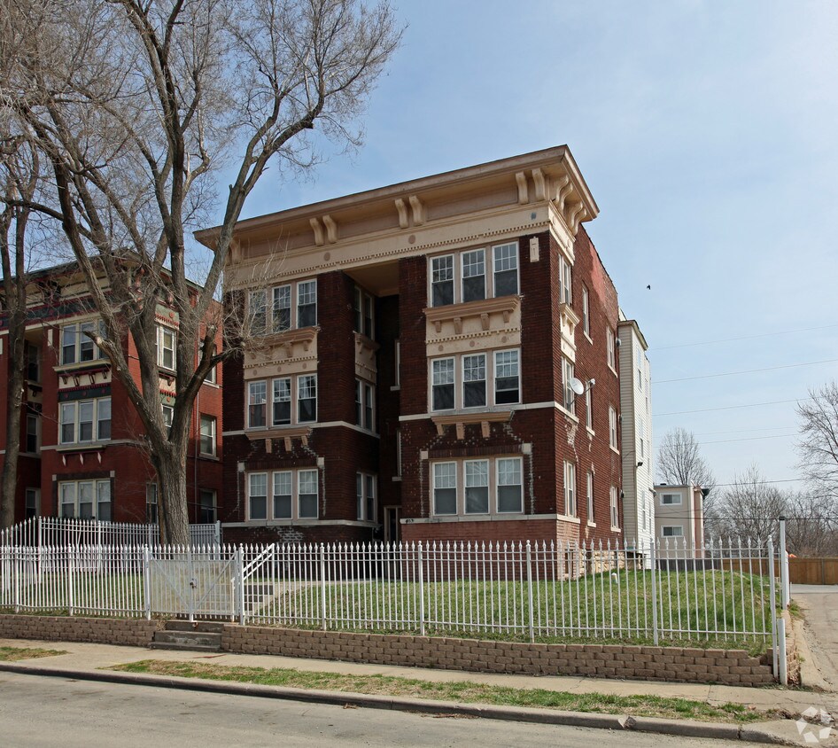 Primary Photo - 4029-4031 Harrison St