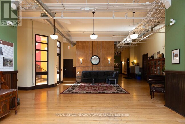 Building Photo - 200 Stinson St