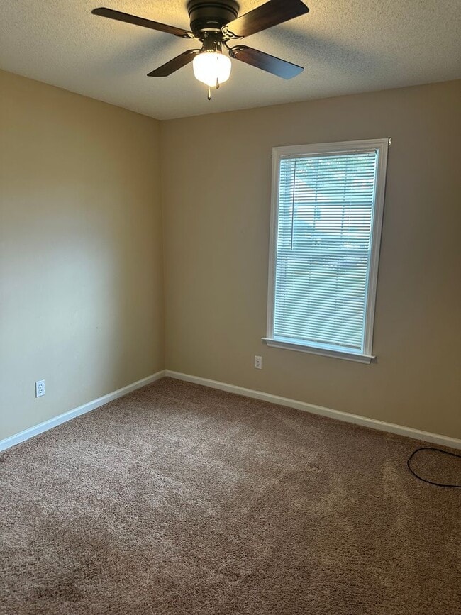 Building Photo - 4241 Wilshire Dr