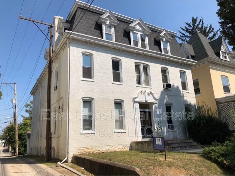 24 Broadway Unit 6, Hagerstown, MD 21740 Condo for Rent in