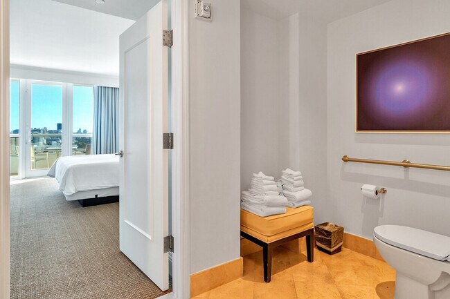 Foto del edificio - 4391 Collins Ave