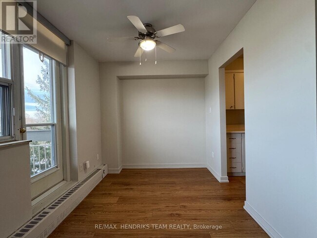 Building Photo - 158 Fitch St