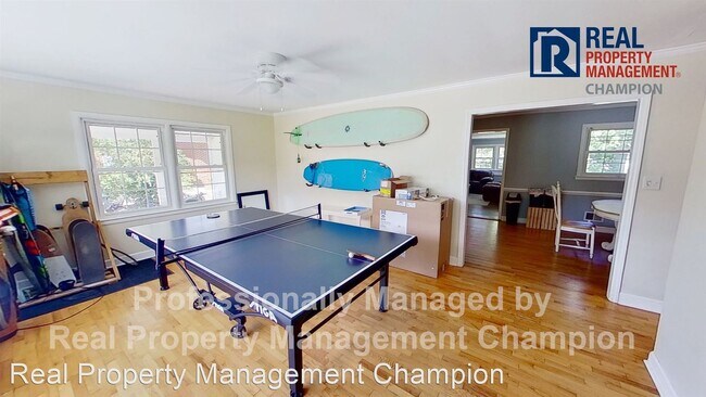 Building Photo - 4 br, 2.5 bath House - 216 Wood Dale Drive