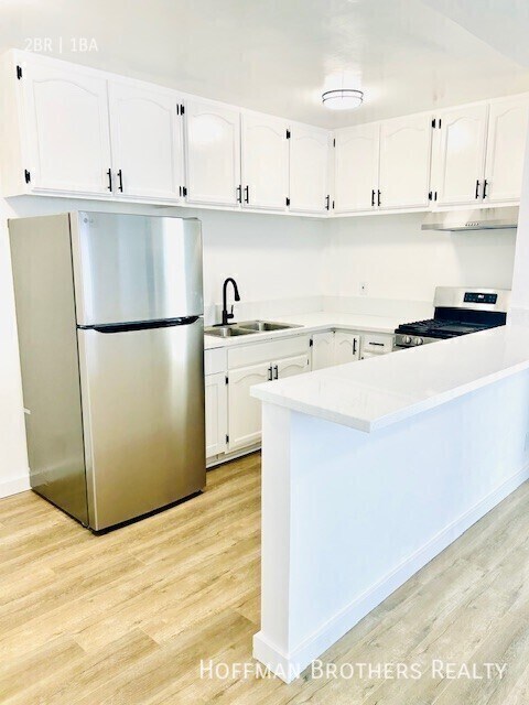Foto del edificio - 716 W 81st St