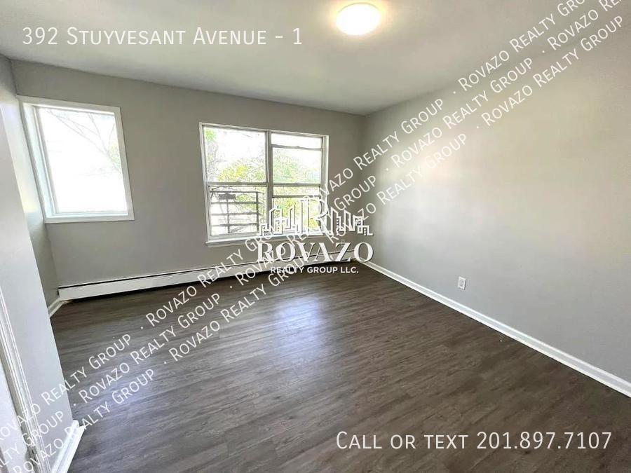 Foto del edificio - 392 Stuyvesant Avenue, #1 - Studio in Irvi...