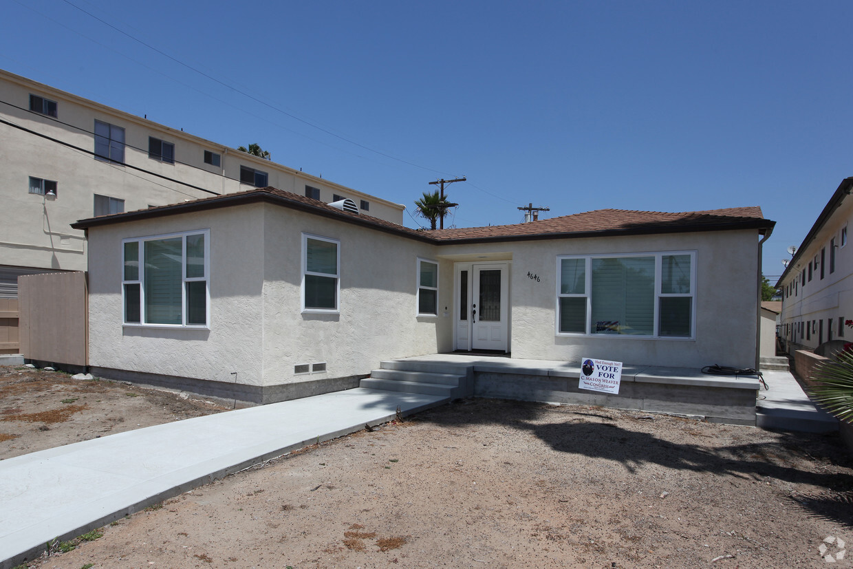 Primary Photo - 4646 E Mountain View Dr