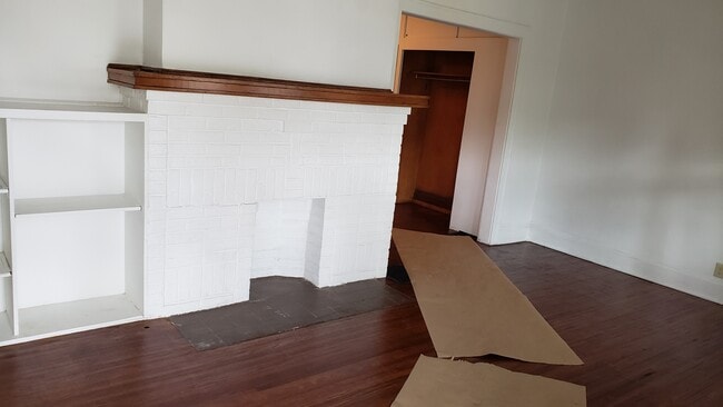 Building Photo - 445 S Terrace Ave