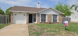 Building Photo - 3807 Pickwick Ln
