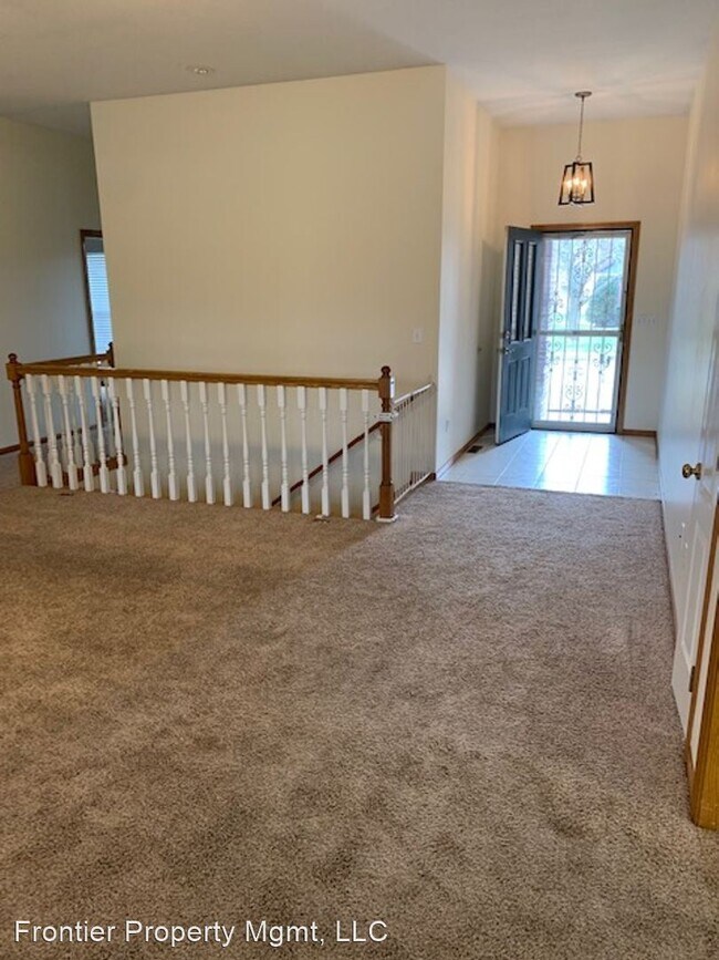 Building Photo - 3 br, 2 bath House - 705 Chaucer Ln