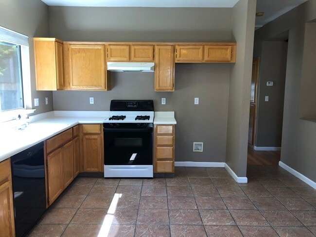 Building Photo - 7012 Sawgrass Ct