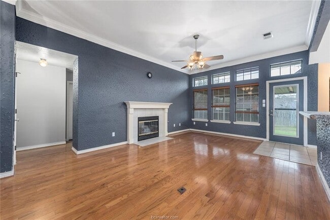Building Photo - 2925 Mirrormere Cir