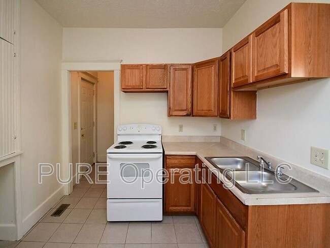 Building Photo - 2890 Ohio St