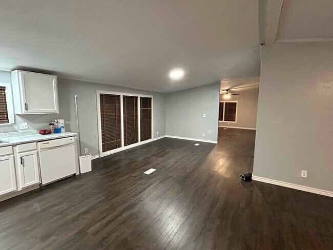 Foto del edificio - 107 Peoples Ln