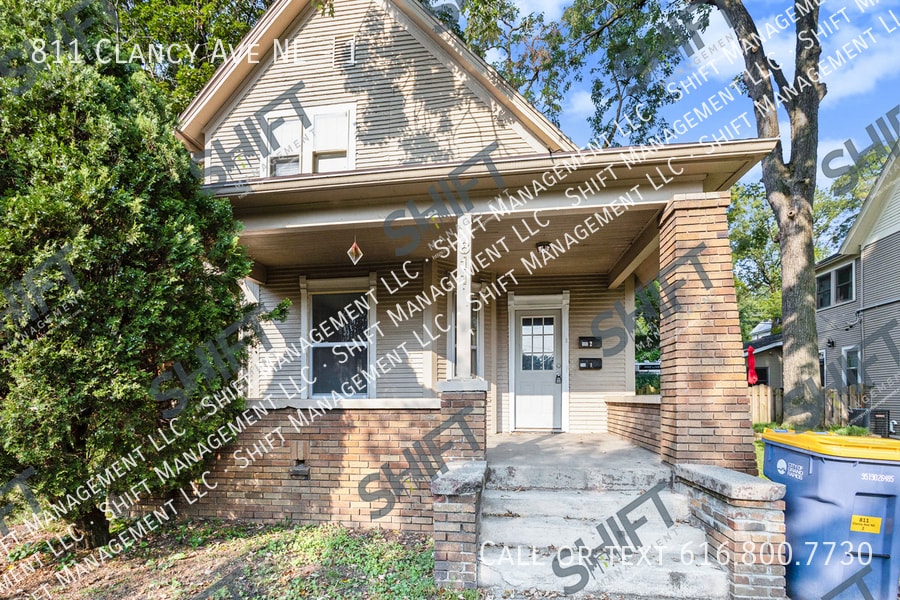 Primary Photo - 811 Clancy Ave NE