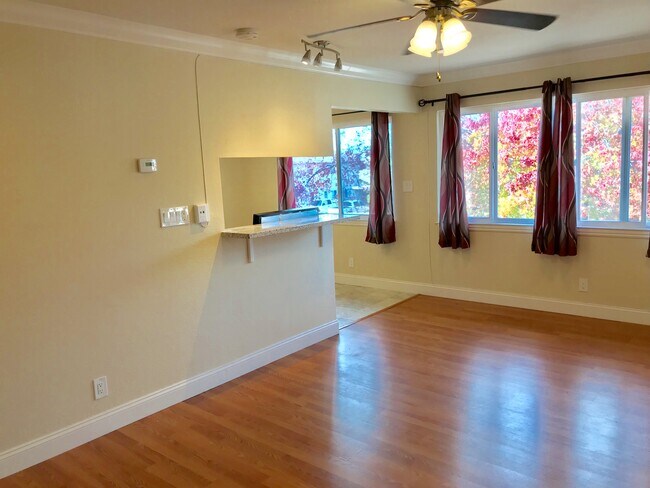 Building Photo - 1134 Edsel Dr