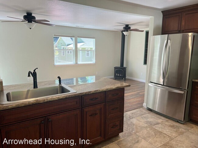 Foto del edificio - 2 br, 1 bath House - 2920 Bedford Ave