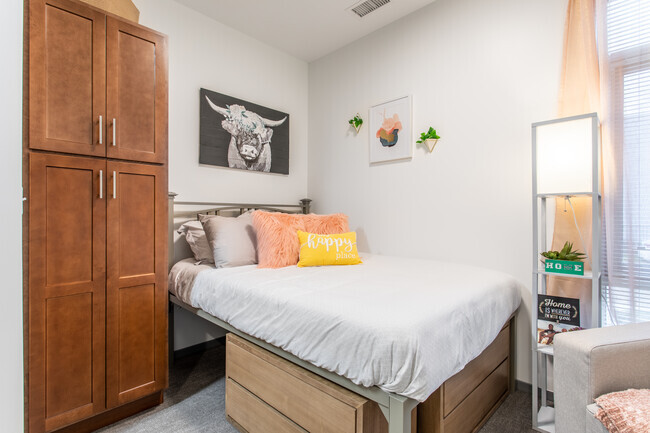 Studio - 275 Sq Ft - The Landing at Marshall University