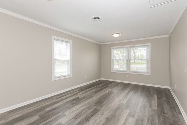 Building Photo - 1176 Highview Dr