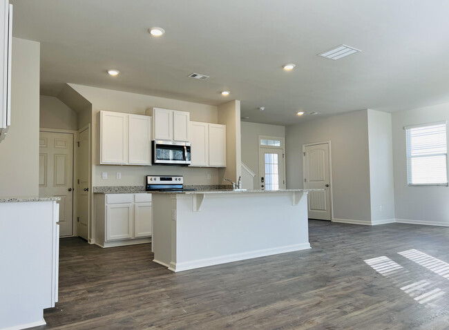 Building Photo - 146 Shadwood Pl