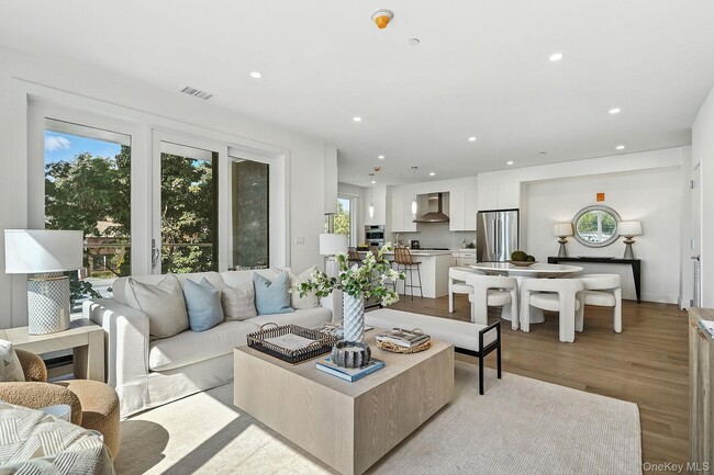 Building Photo - 402 Halstead Ave