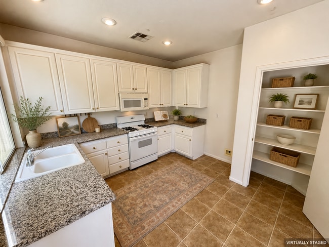 Foto del edificio - 10319 Splendor Ridge Ave