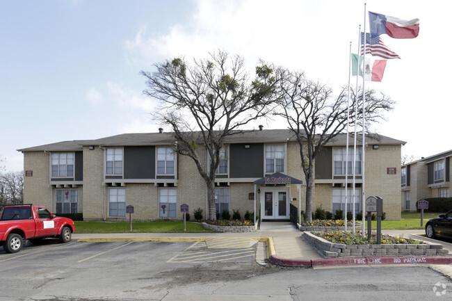 Foto del edificio - La Hacienda Apartments