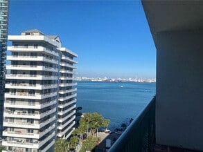 Building Photo - 1408 Brickell Bay Dr