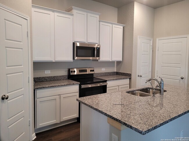 Foto del edificio - 1108 RIVER WOOD