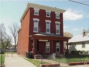 Building Photo - 2130 Portland Ave