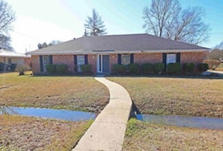 Building Photo - 2800 Anita Ln