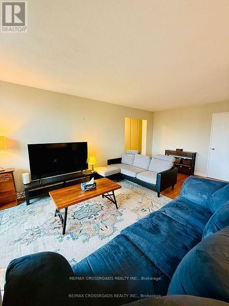 Building Photo - 20 Edgecliff Golfway