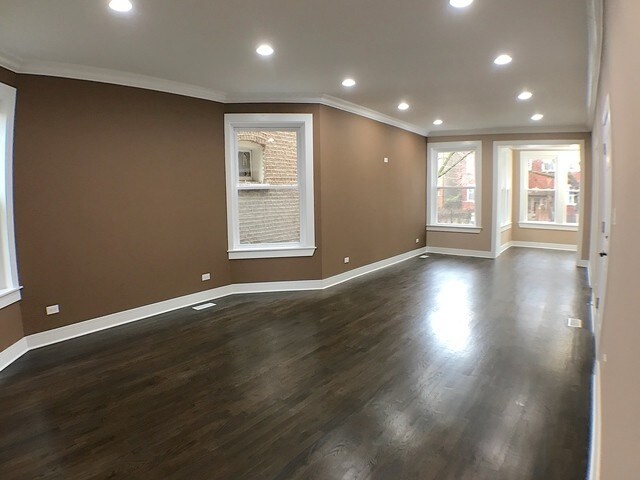 Foto del edificio - 4951 N Troy St