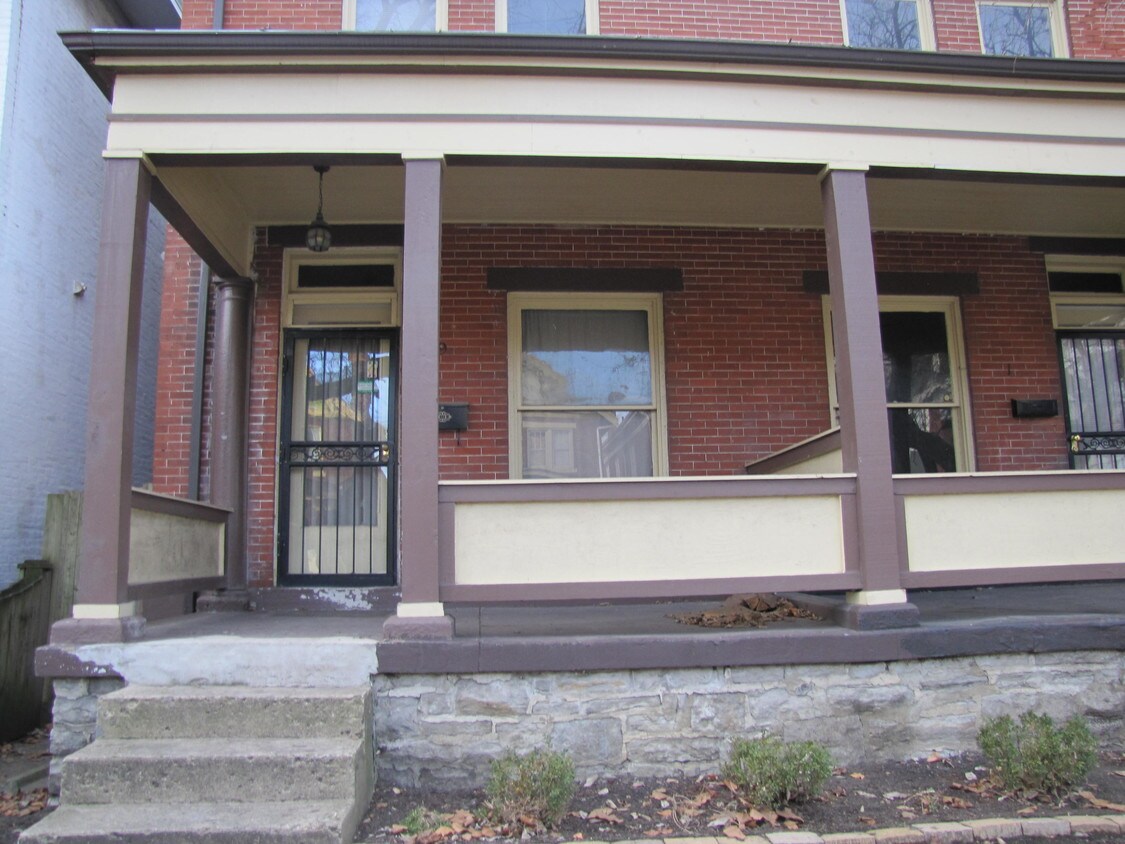 Unit (left) - 49 N 20th St