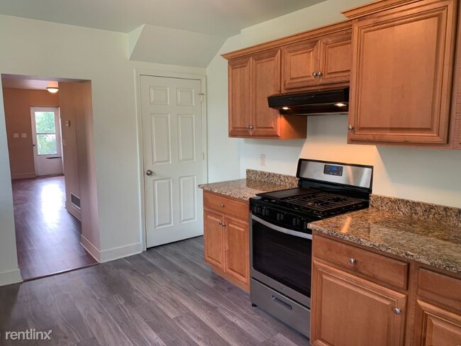 Foto del edificio - 3 br, 1 bath Townhome - 429 library ave