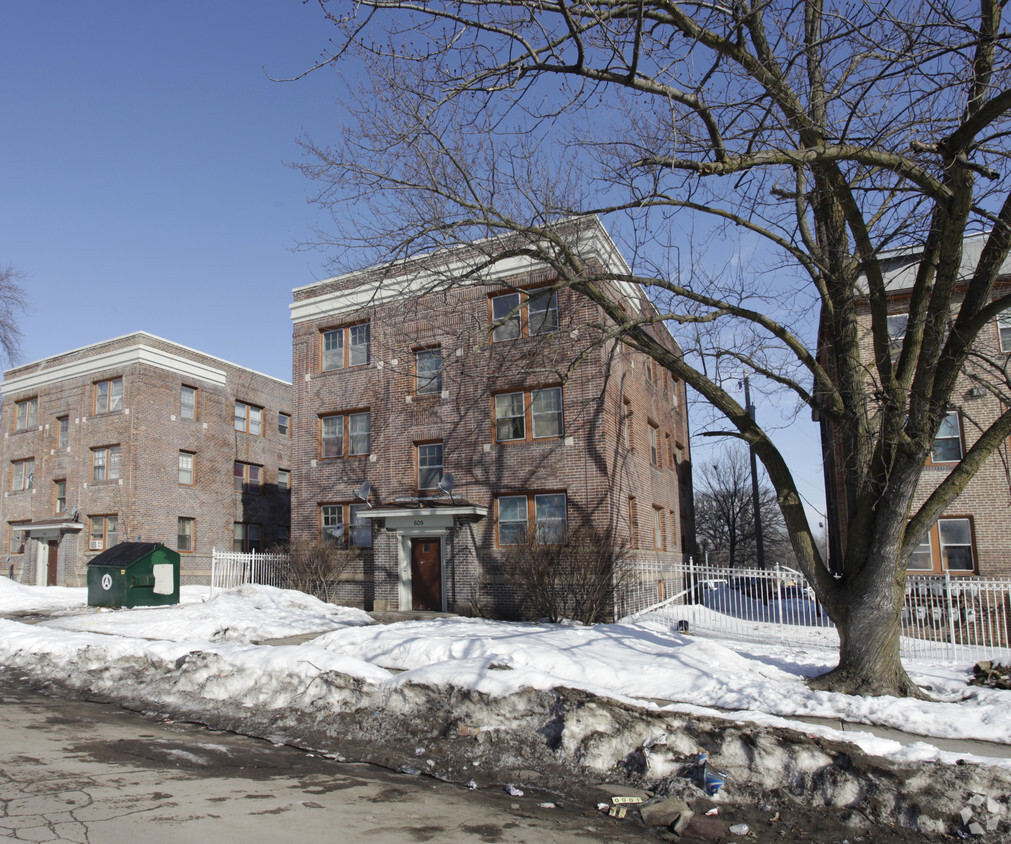 Primary Photo - 6th and Hickman Apartments