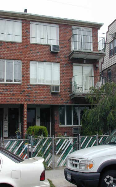 Primary Photo - 1005 E 29th St