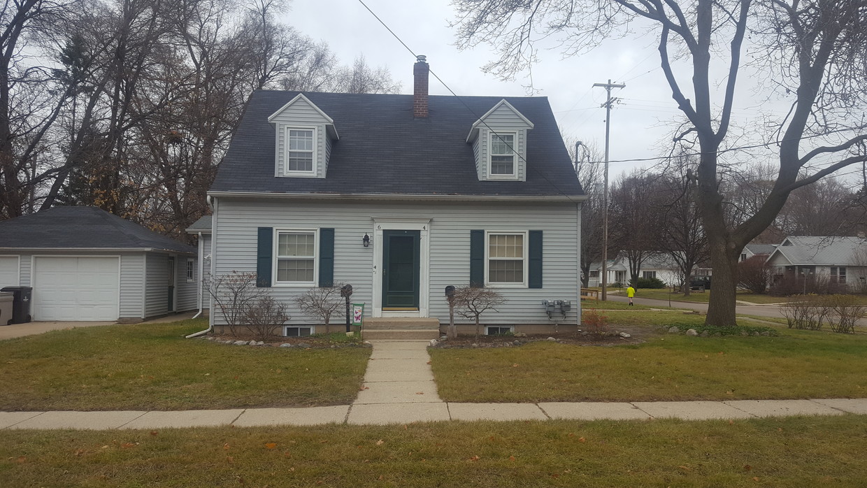 Brown Ct. Front - 6 Brown Ct