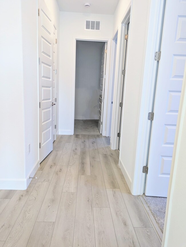 Foto del edificio - 5069 Brooks Cir