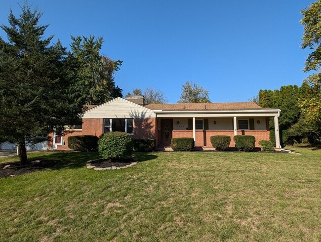 Building Photo - AVAILABLE NOW! Spacious 3 Bed / 2.5 Bath Home in Washington Twp with Basement!