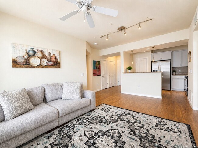 Foto del edificio - 7342 Oak Manor Dr