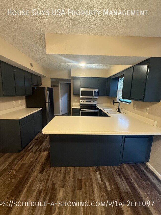 Foto del edificio - 710 SW 37 St