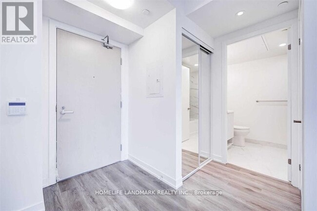 Building Photo - 138 Downes St