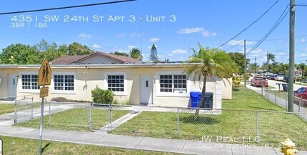 Building Photo - 4351 SW 24th St