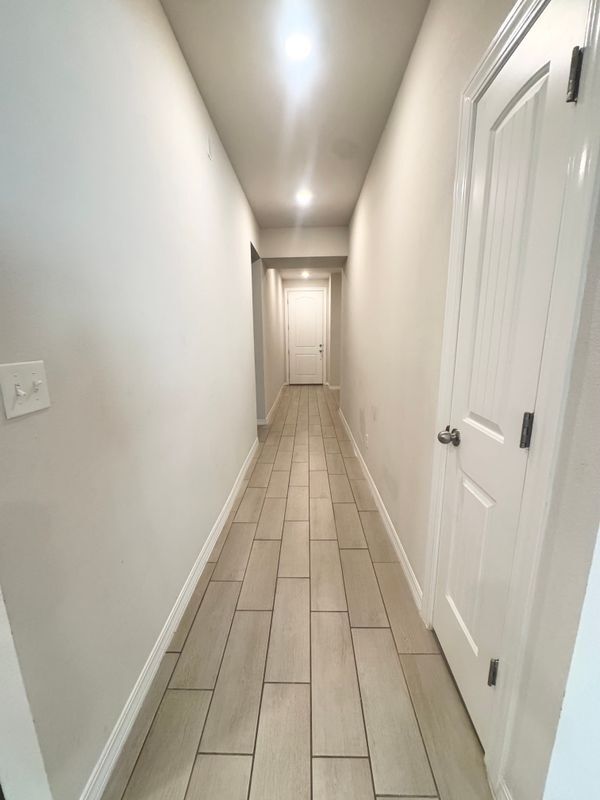 Foto del edificio - 6116 Hidden Row Ave