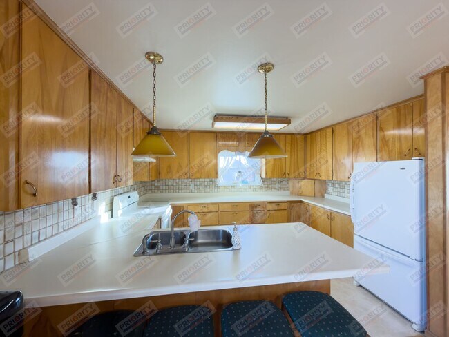 Foto del edificio - Large 4 bedroom, 2.5 bath downtown home