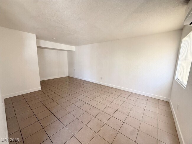 Foto del edificio - 2030 Sunrise Ave