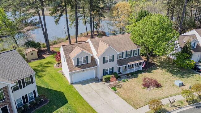Building Photo - Waterfront Rental