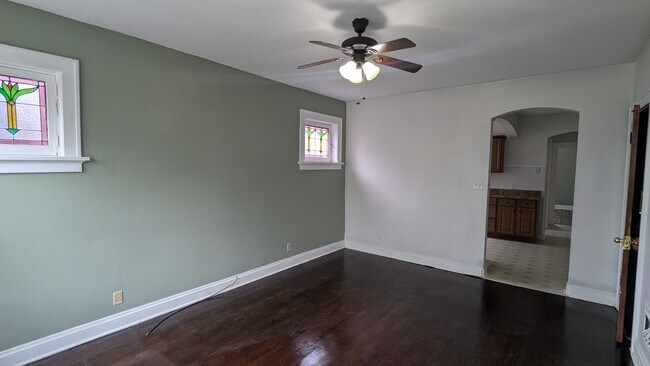 Building Photo - 5042 Mardel Ave