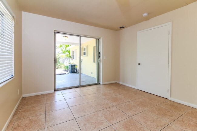 Foto del edificio - 457 SW 3rd Ave