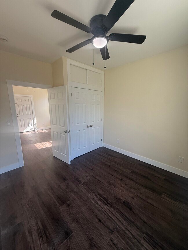 Foto del edificio - 205 Duncan Ave